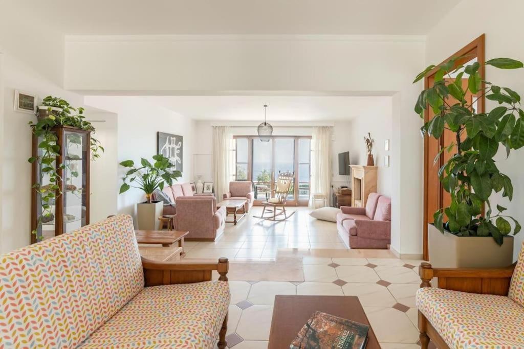 Modern Villas With Gardens And Stunning Views 리가리아 외부 사진