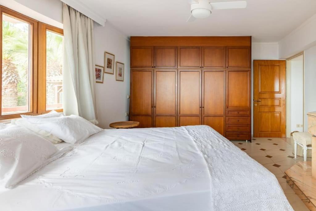 Modern Villas With Gardens And Stunning Views 리가리아 외부 사진