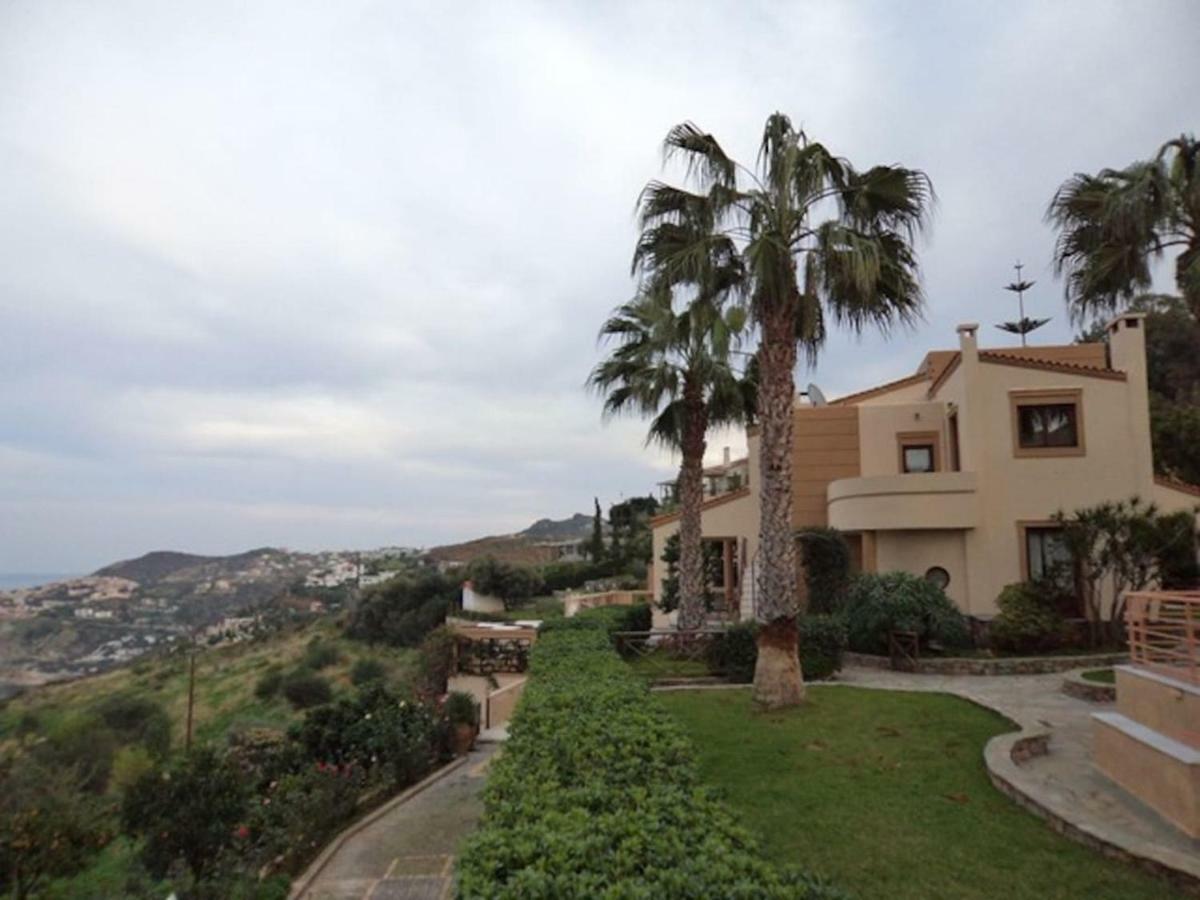 Modern Villas With Gardens And Stunning Views 리가리아 외부 사진