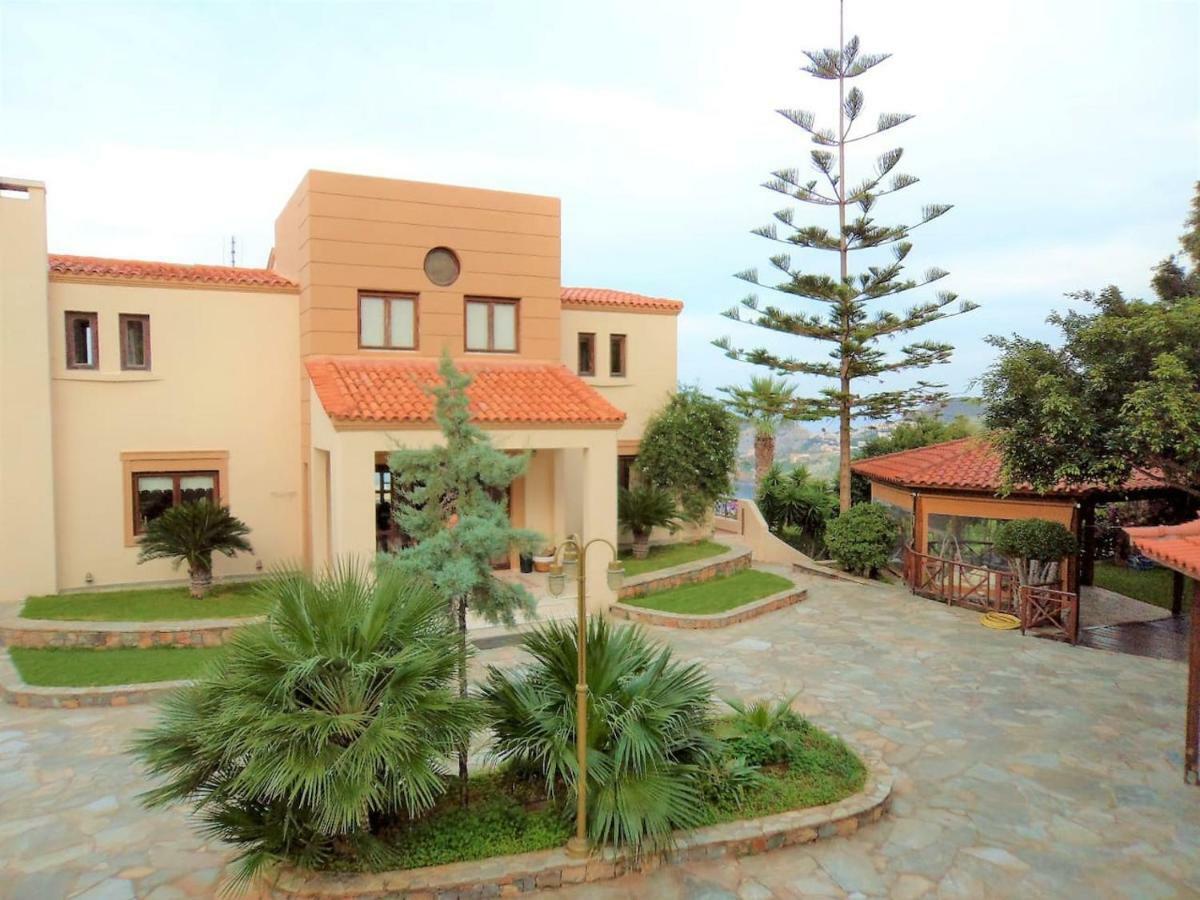 Modern Villas With Gardens And Stunning Views 리가리아 외부 사진